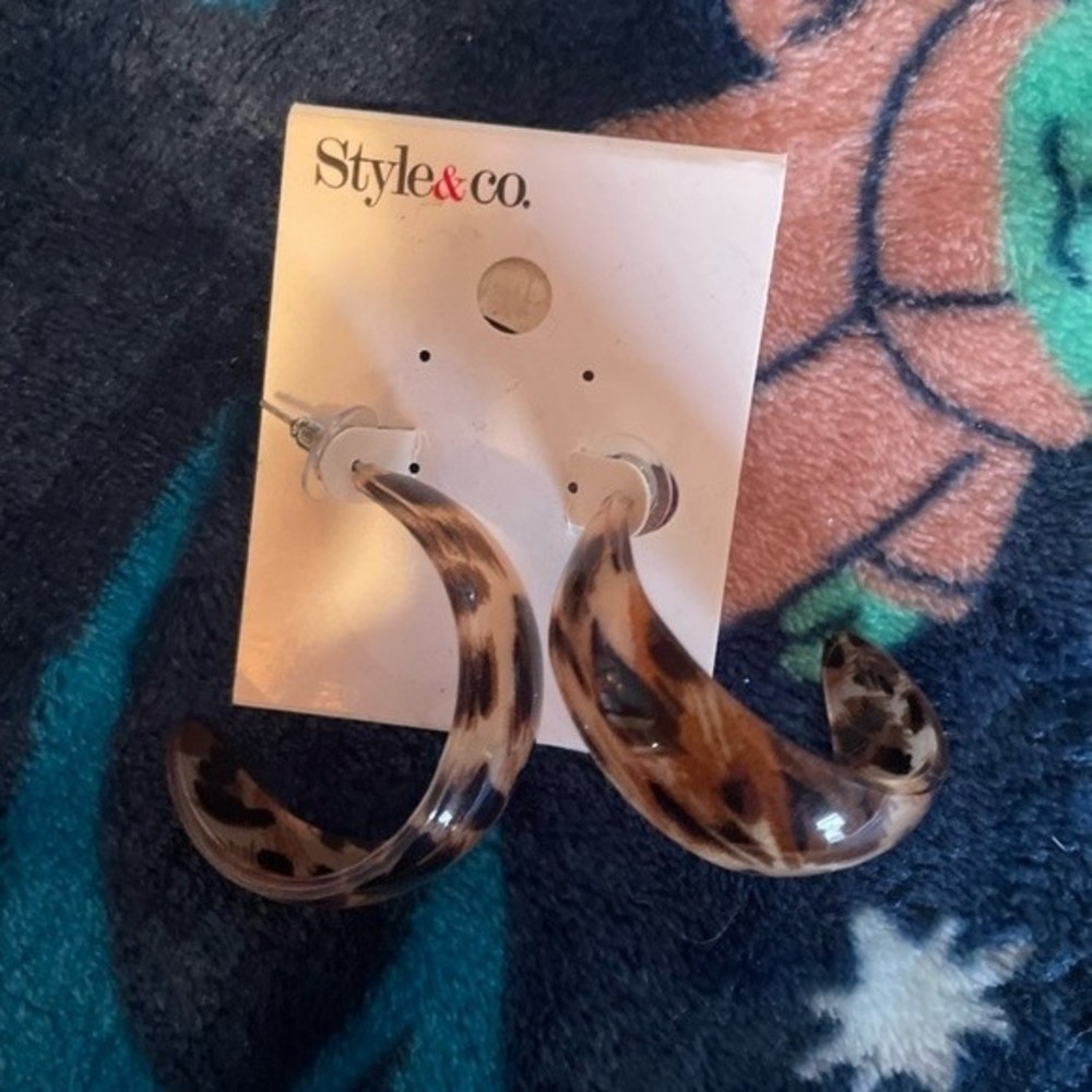 Style co cheetah earrings